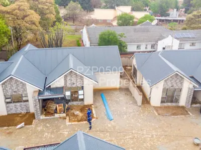 Townhouse/Cluster For Sale in Borrowdale West