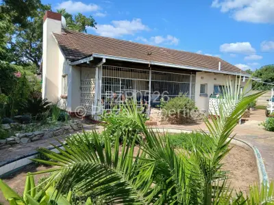 House For Sale in Braeside