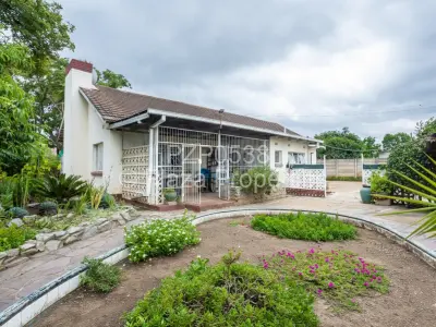 House For Sale in Braeside