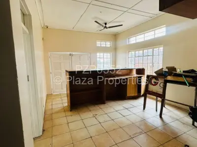 Retail/Shop For Rent in Manresa