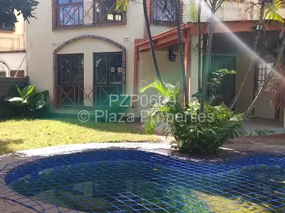 Townhouse/Cluster For Rent in Newlands