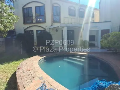 Townhouse/Cluster For Rent in Newlands