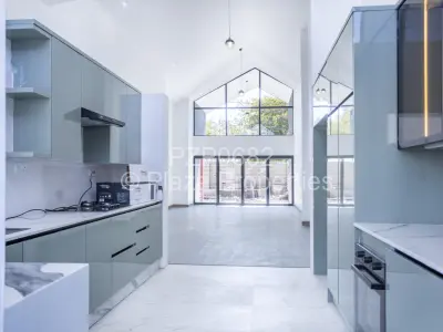 Townhouse/Cluster For Sale in Mount Pleasant