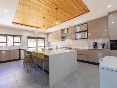 House For Sale in Greystone Park