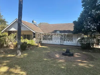 House For Sale in Strathaven