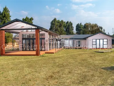 Townhouse/Complex/Cluster for Sale in Helensvale