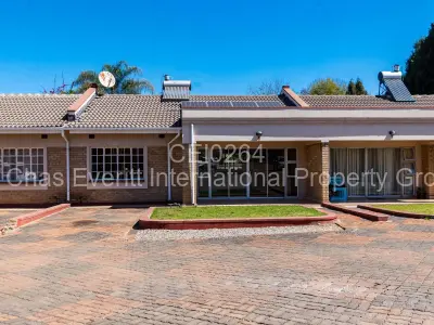 Townhouse/Complex/Cluster to Rent in Newlands