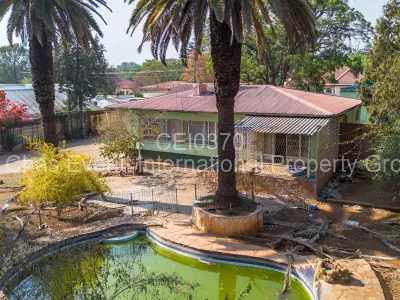 House For Sale in Famona