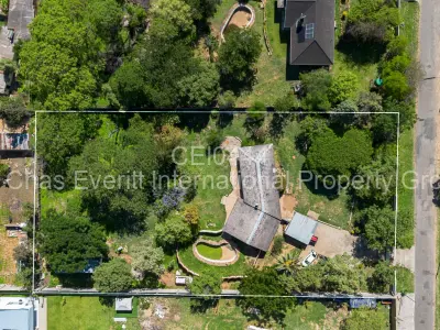 House For Sale in Burnside