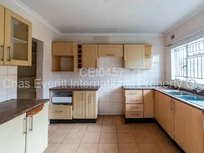 House For Sale in Mainway Meadows