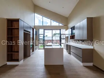 Townhouse/Cluster For Sale in Monavale