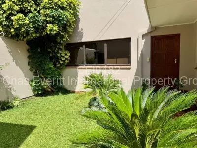 Townhouse/Cluster For Rent in Suburbs