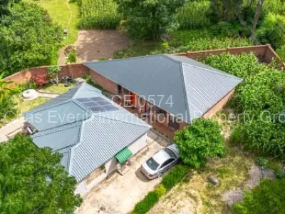 House For Sale in Greendale