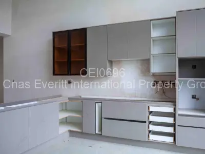 Townhouse/Cluster For Sale in Monavale