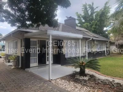 House For Sale in Avondale