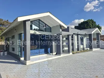 Townhouse/Cluster For Sale in Hatfield