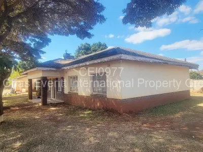 Cottage/Garden Flat For Sale in Marlborough