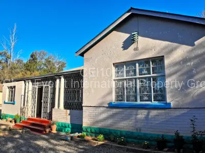 House For Sale in Parkview