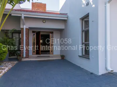 House For Sale in Rockview