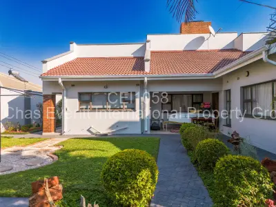 House For Sale in Rockview