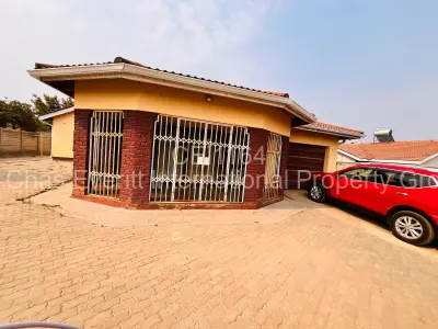 House For Sale in Zimre Park