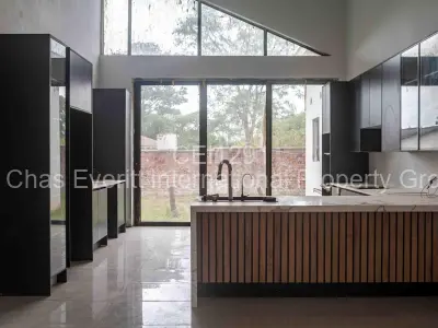 Townhouse/Cluster For Sale in Monavale