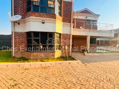 Flat/Apartment For Rent in Monavale