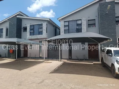 Townhouse/Complex/Cluster to Rent in Avondale