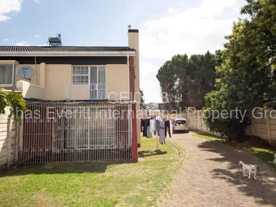Cottage/Garden Flat for Sale in Hillside