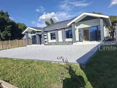 Townhouse/Cluster For Sale in Hatfield