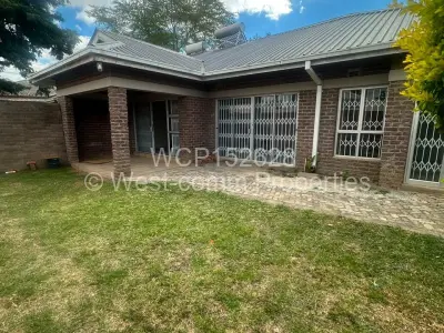 Townhouse/Cluster For Rent in Newlands