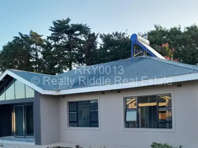 Townhouse/Cluster For Sale in Waterfalls