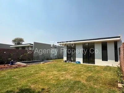 Townhouse/Complex/Cluster to Rent in Newlands