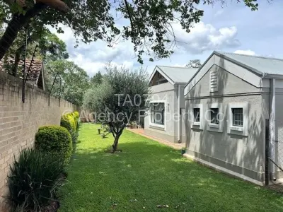 Townhouse/Cluster For Sale in Highlands