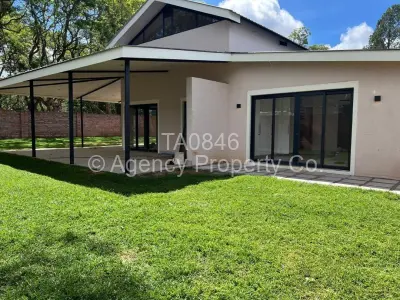 Townhouse/Cluster For Sale in Newlands