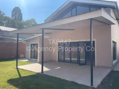 Townhouse/Cluster For Sale in Newlands