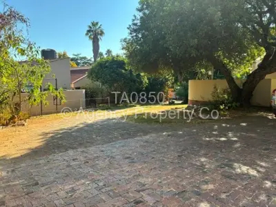 Townhouse/Cluster For Sale in Kambanji