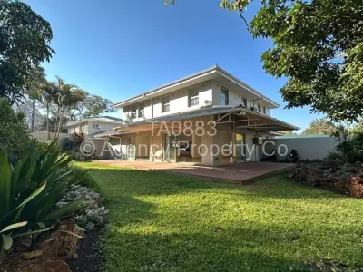 Townhouse/Cluster For Rent in Newlands