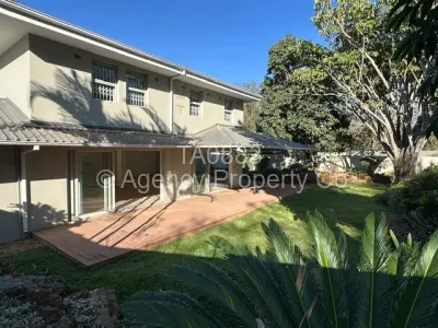 Townhouse/Cluster For Rent in Newlands