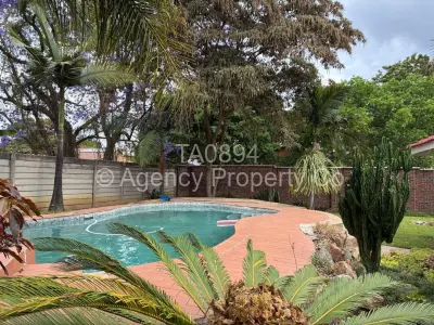 Townhouse/Cluster For Sale in Newlands