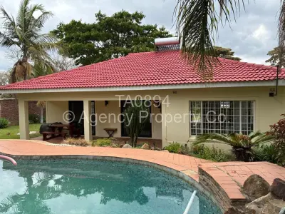 Townhouse/Cluster For Sale in Newlands
