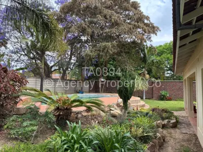 Townhouse/Cluster For Sale in Newlands