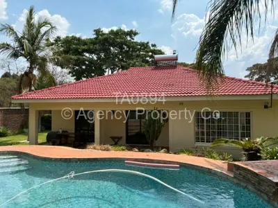 Townhouse/Cluster For Sale in Newlands