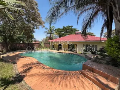 Townhouse/Cluster For Sale in Newlands