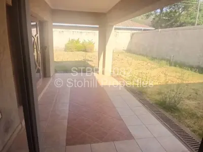 Townhouse/Complex/Cluster to Rent in Bluff Hill