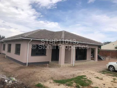 House for Sale in Waterfalls