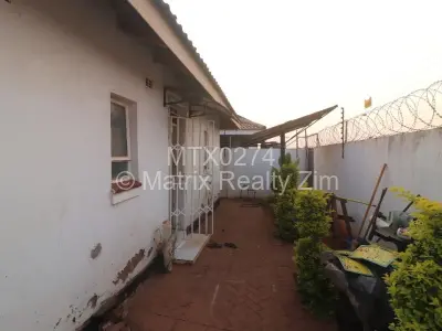 House for Sale in Warren Park