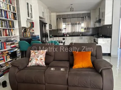 Townhouse/Cluster For Sale in Waterfalls