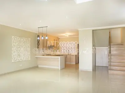 Townhouse/Cluster For Sale in Greencroft