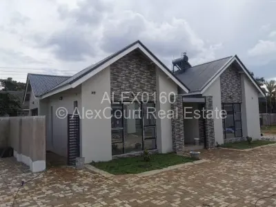 Townhouse/Cluster For Rent in Borrowdale West